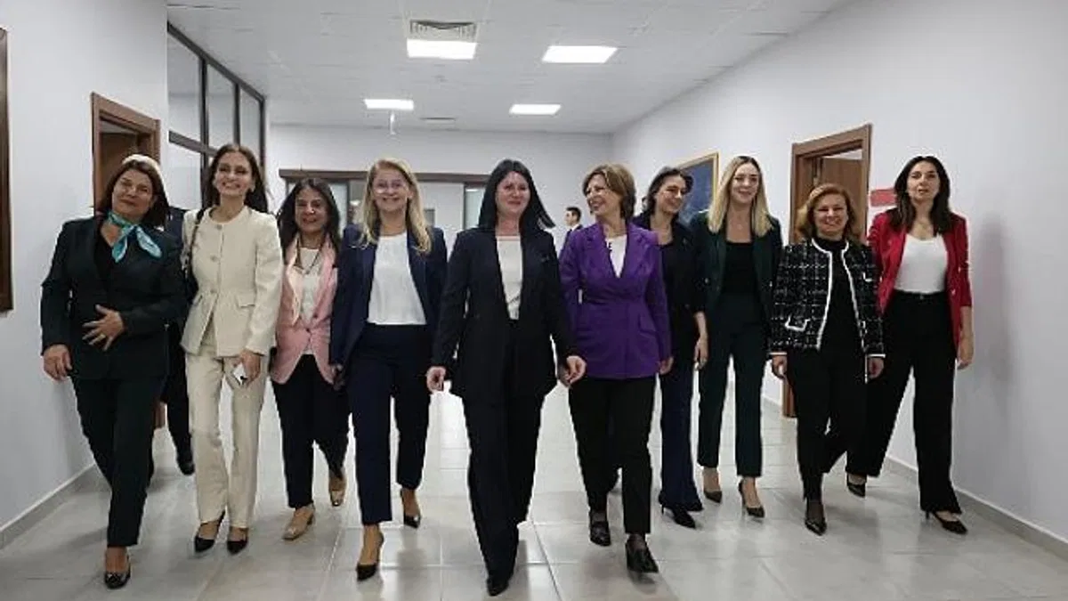 Başkan Ovalıoğlu: “Ömrüm cam tavanları yumruklayarak geçti”
