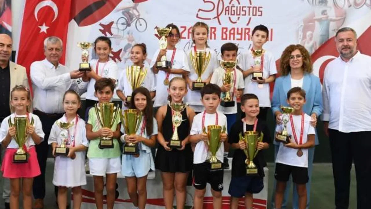 Bursa Osmangazi’de minik raketlerin kupa heyecanı