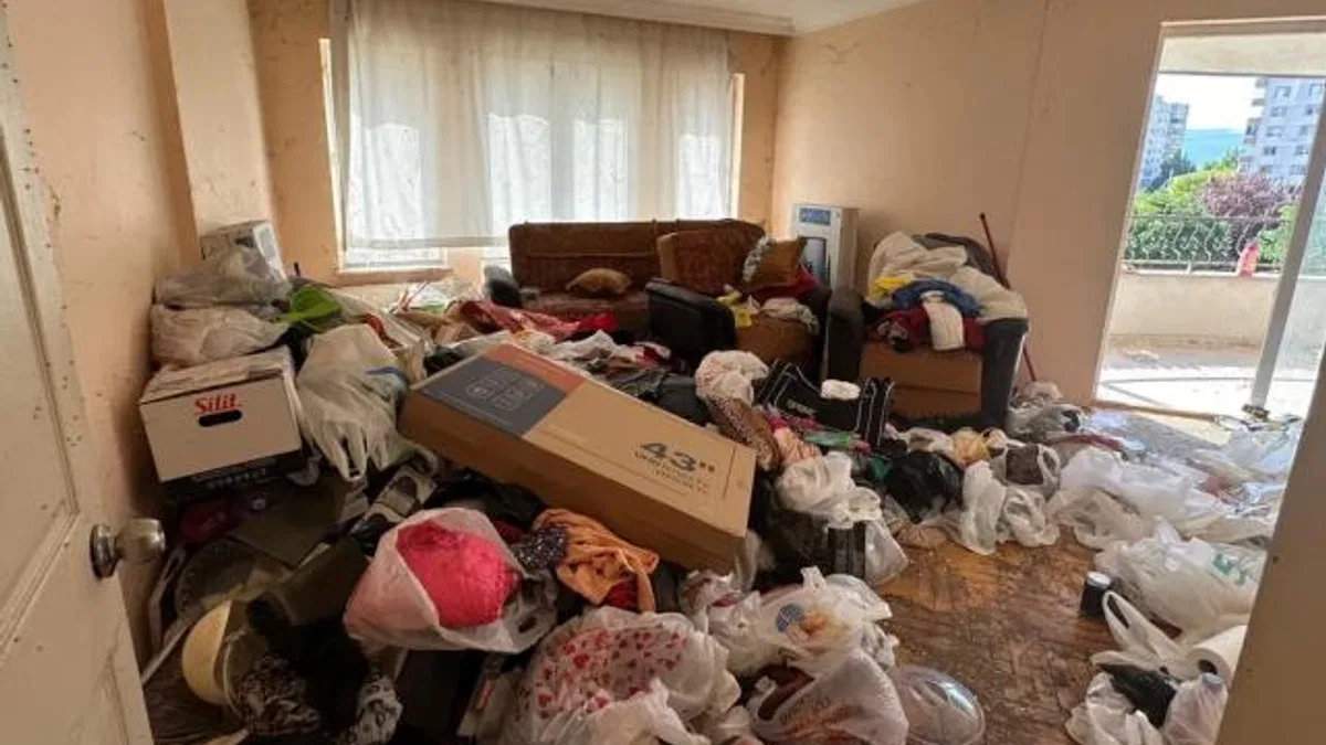 Nilüfer’de bu evden tonlarca çöp çıktı