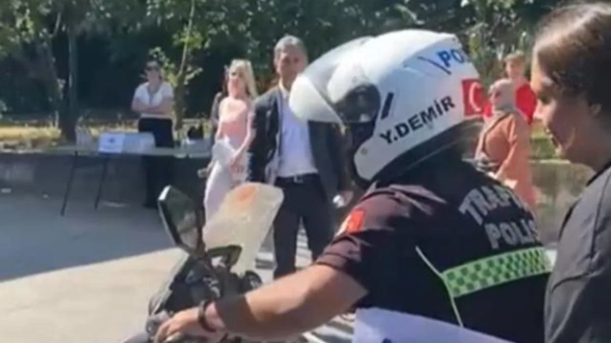 Gemlik İlçe Emniyet Müdürlüğü’nden sınava yetişemeyen öğrenciye destek