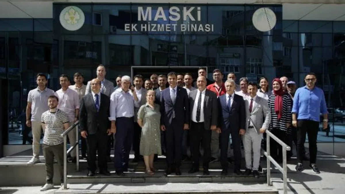 Başkan Zeyrek, mesai arkadaşlarının bayramını kutladı