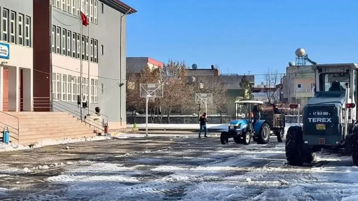 Mardin Midyat’ta kar seferberliği