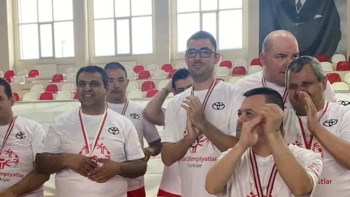 Özel çocuklar altın madalyaları Ayvalık’a getirdi
