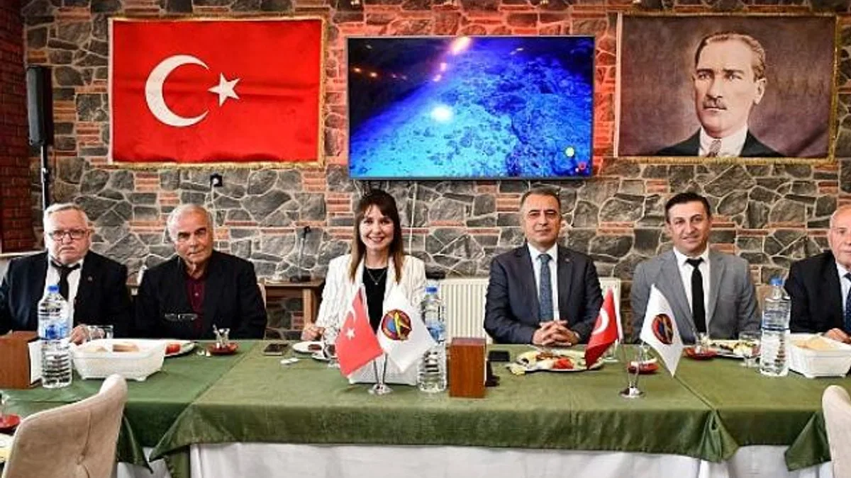 Malkara Belediye Başkanı Nergiz Karaağaçlı Öztürk Muhtarlarla Kahvaltı Programında Bir Araya Geldi
