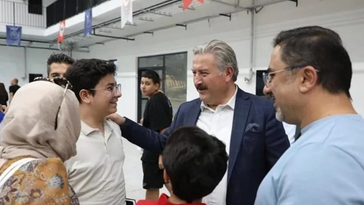 Mustafa Palancıoğlu Havacılık Lisesi’nin yeni öğrencileriyle tanıştı
