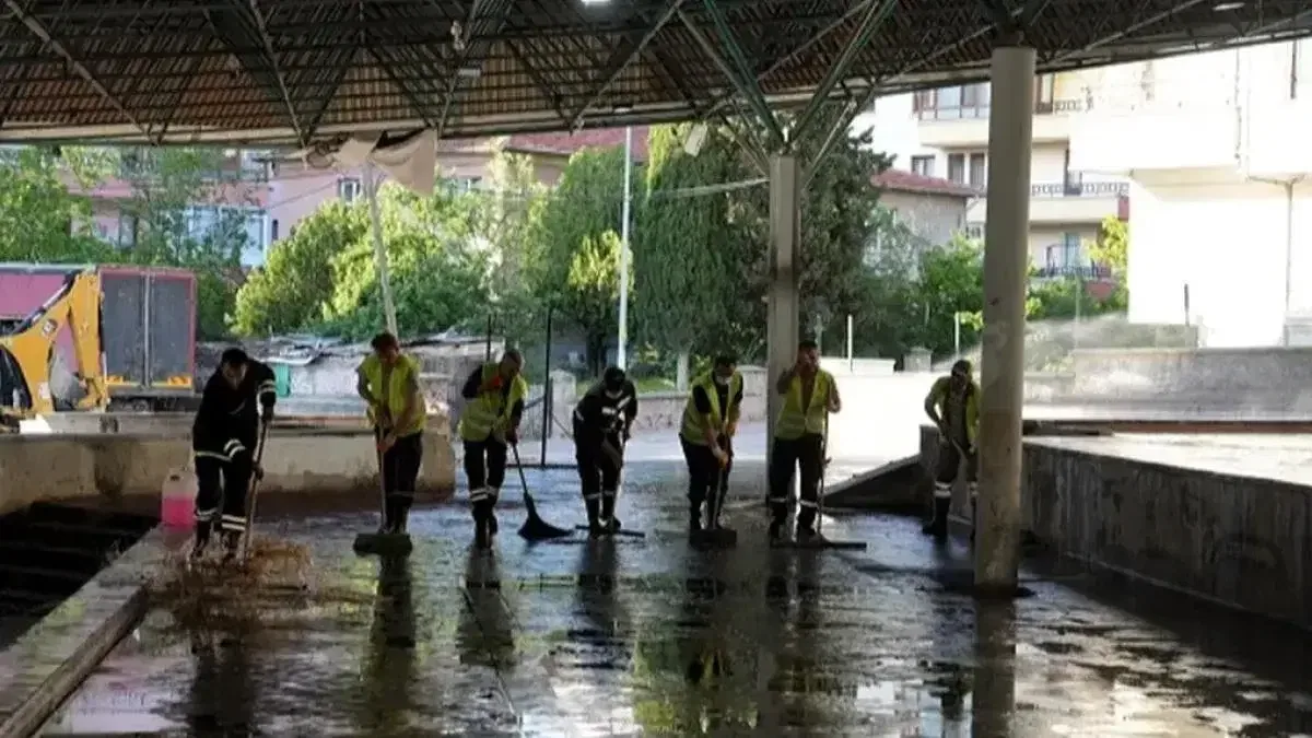 Ankara Keçiören’de kurban kesim alanları temizlendi