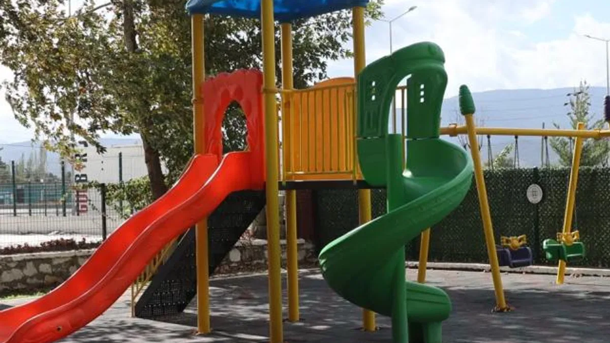 Muğla’da oyun alanı ve peyzaj donatısını güçlendiriyor
