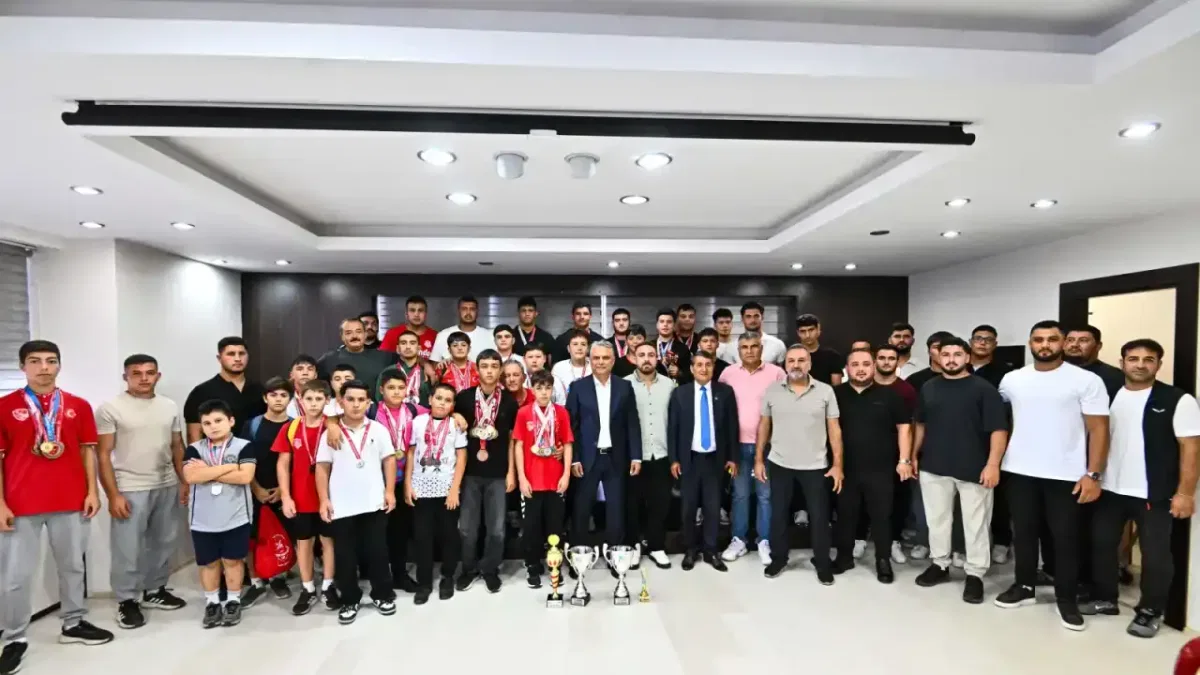 Antalya Muratpaşa güreşçileri yeni sezona hazırlanıyor
