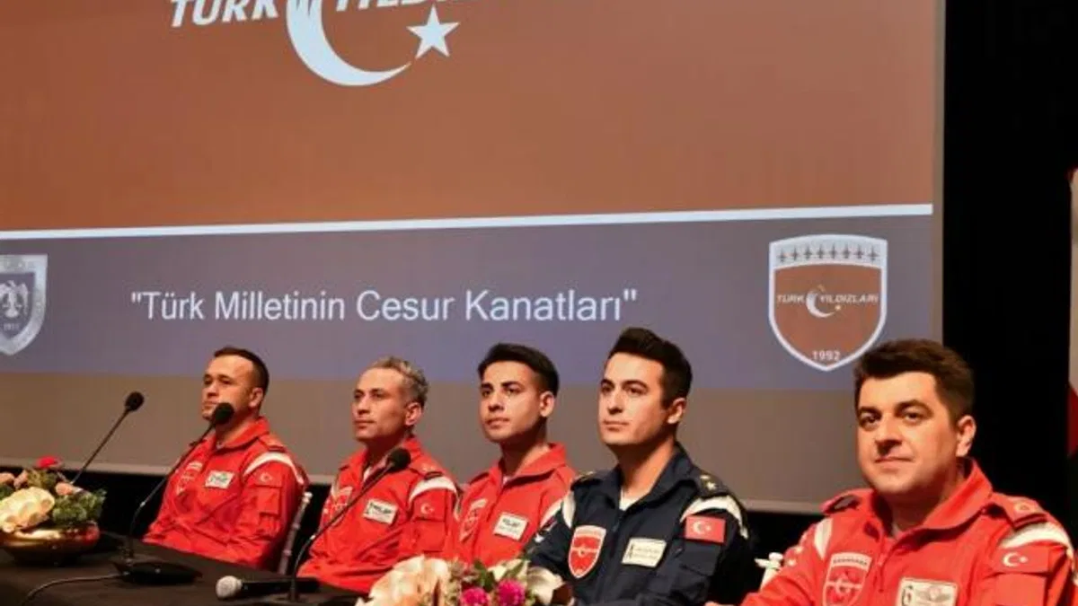 Türk Yıldızları pilotları Bursa Mustafakemalpaşa’da