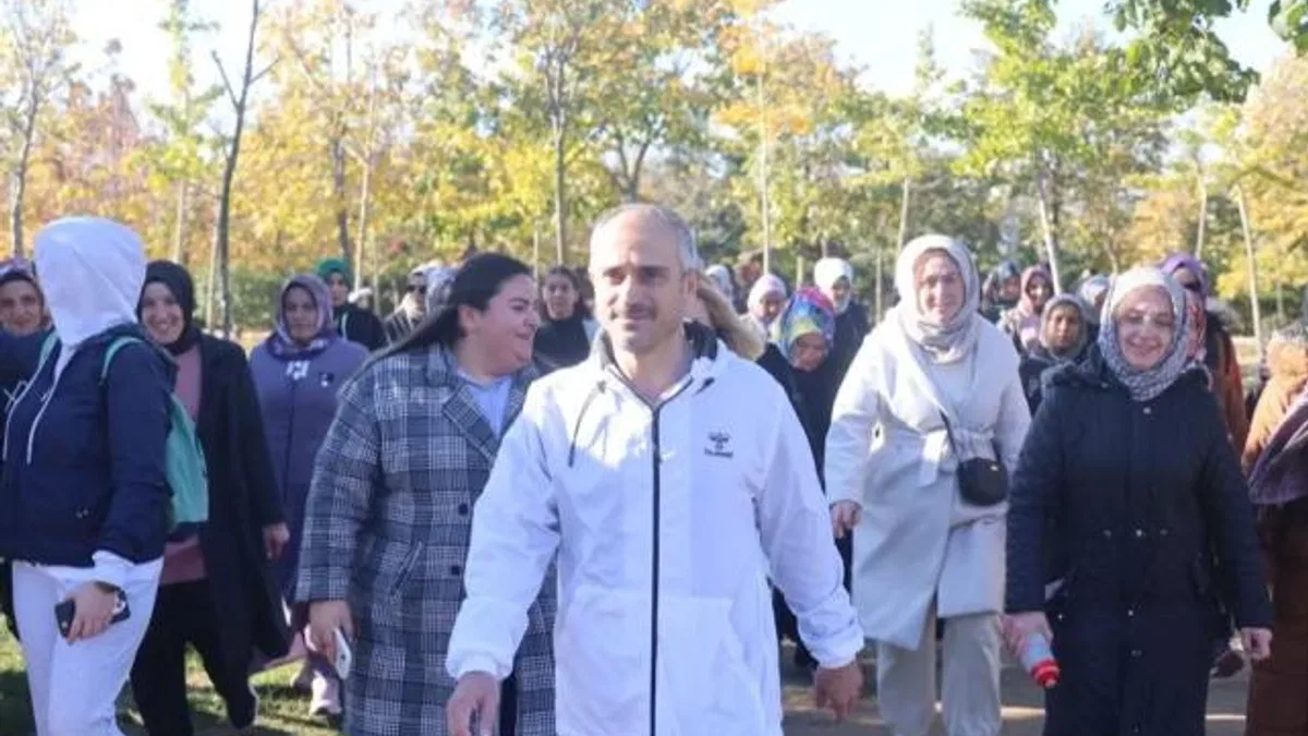 Başkan Çiftçi vatandaşlarla sabah yürüyüşünde