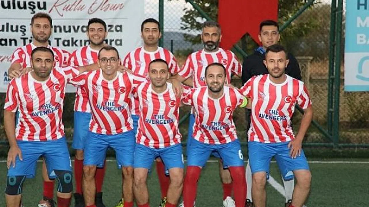 Edremit Belediyesi Cumhuriyet Kupası futbol turnuvası başladı