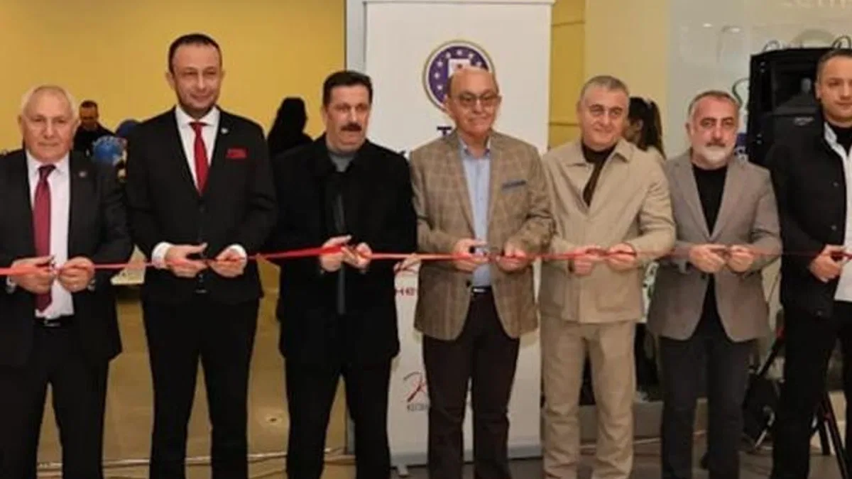 Kütahya’da yöresel lezzetler ve el sanatları görücüye çıktı