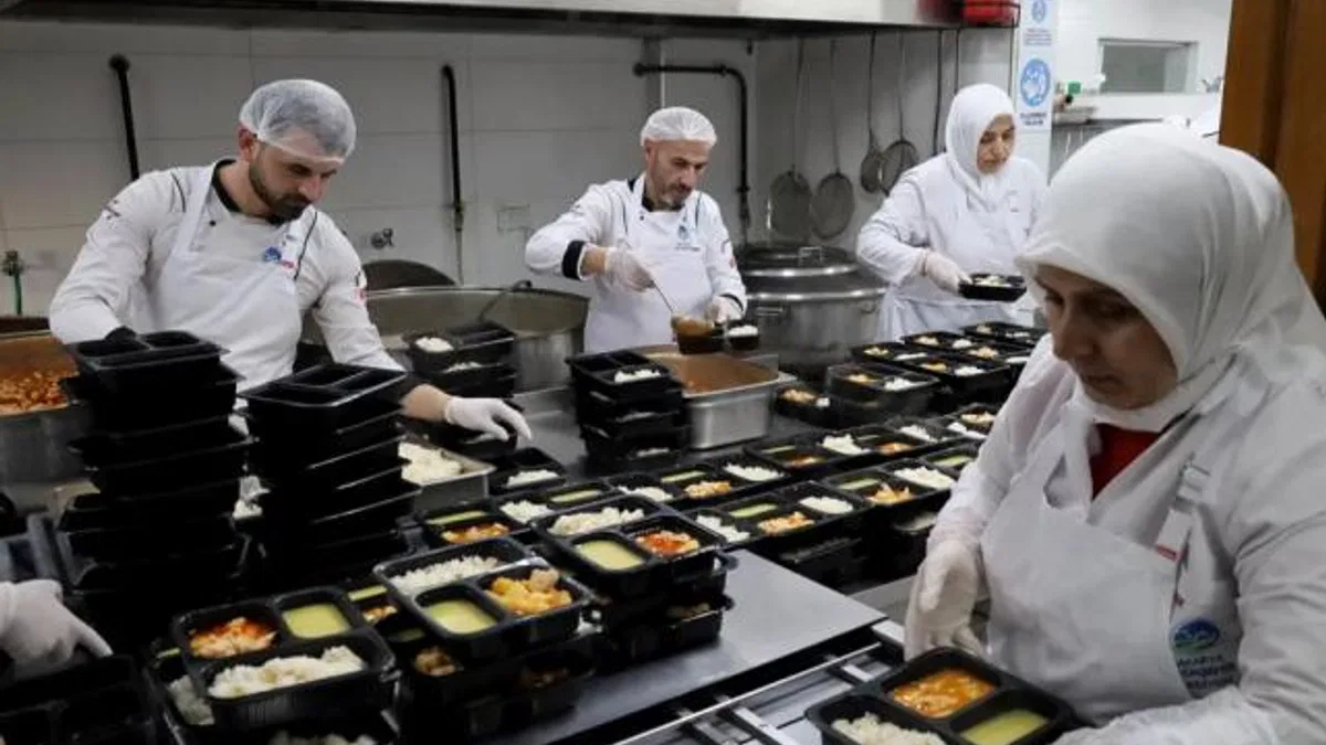 Sakarya Aşevi’nden ‘sıcak aş’lar Ramazan’da da hanelere ulaşacak