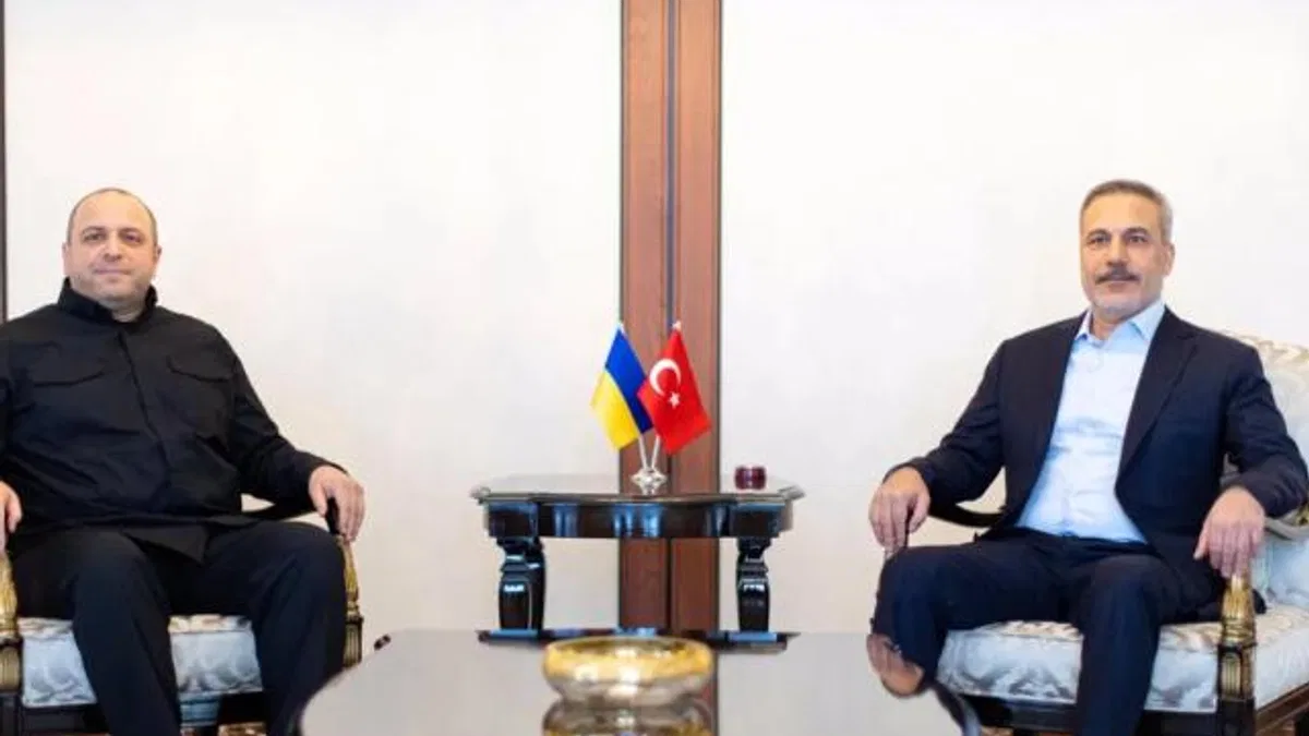 Bakan Fidan, Ukrayna Ulusal Güvenlik ve Savunma Konseyi Sekreteri Umerov’la görüştü