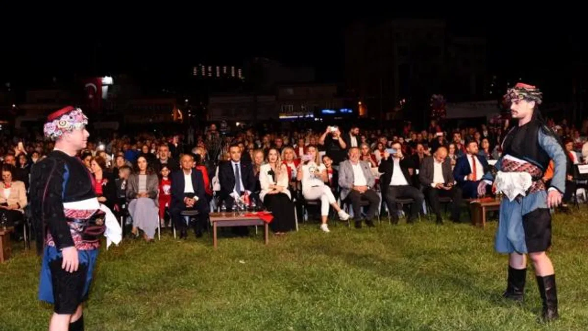Çiğli’de cumhuriyetin 101. yılında gurur ve coşku