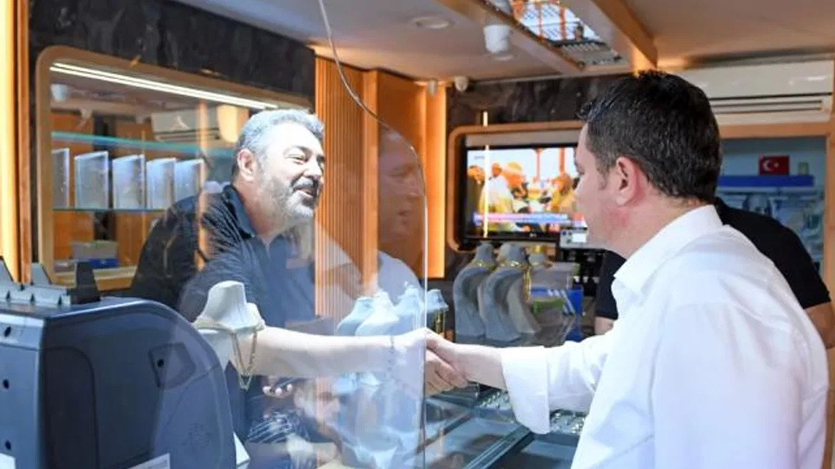Başkan Erkan Aydın Küçükbalıklı’da vatandaşla buluştu