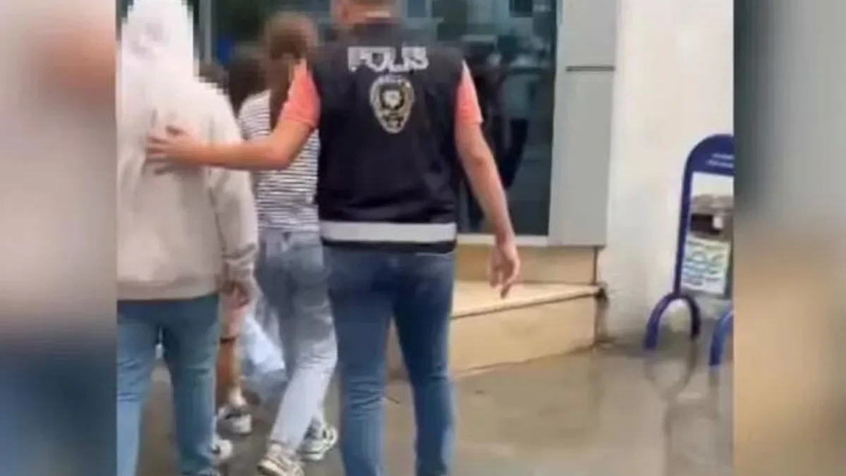 İstanbul Büyükçekmece’de bir çocuğu darp eden 8 çocuk yakalandı