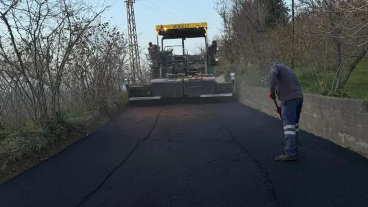 Trabzon’un 18 ilçesinde yol çalışmaları sürüyor