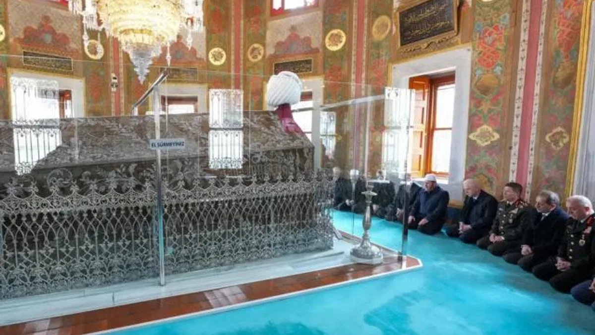Fatih Sultan Mehmet vefatının 545. yılında kabri başında anıldı