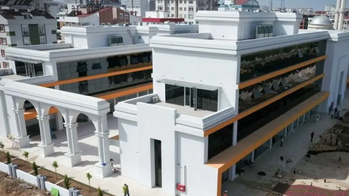 Muratpaşa’da gençler için yapay zeka ve görsel üretim eğitimi