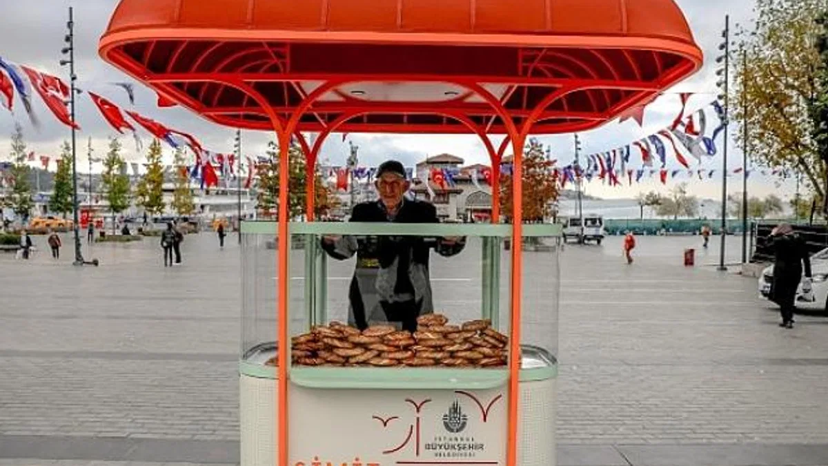 İstanbul’un Yeni Simit Arabaları Beşiktaş Meydanı’nda