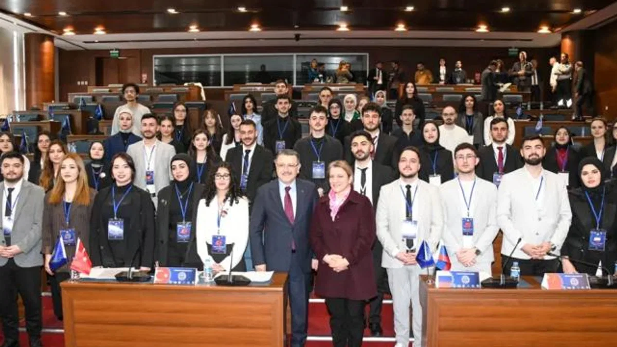 Trabzon’da gençlerle diplomasi ve kültür buluşması