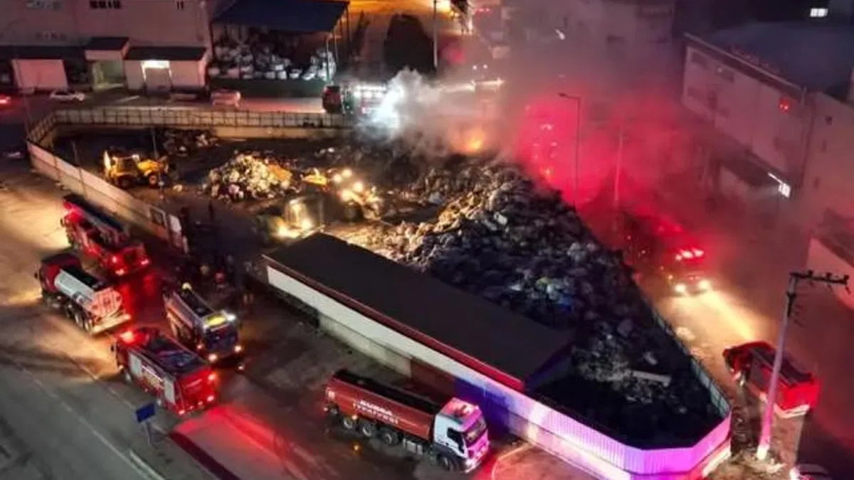 Bursa İnegöl’de Atık Toplama Merkezi’nde yangın