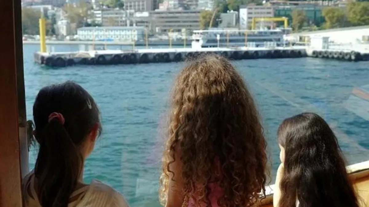 İstanbul’da şehir hatları kız çocukları için demir aldı