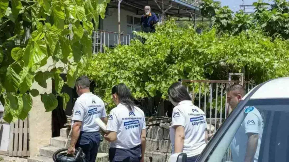 Mersin’de evde sağlık hizmetleri uzakları yakın ediyor