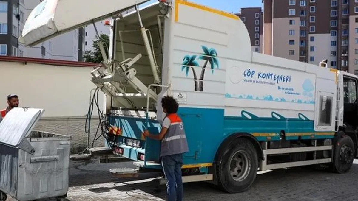Kayseri Talas’ta konteynerlara parfümlü bakım