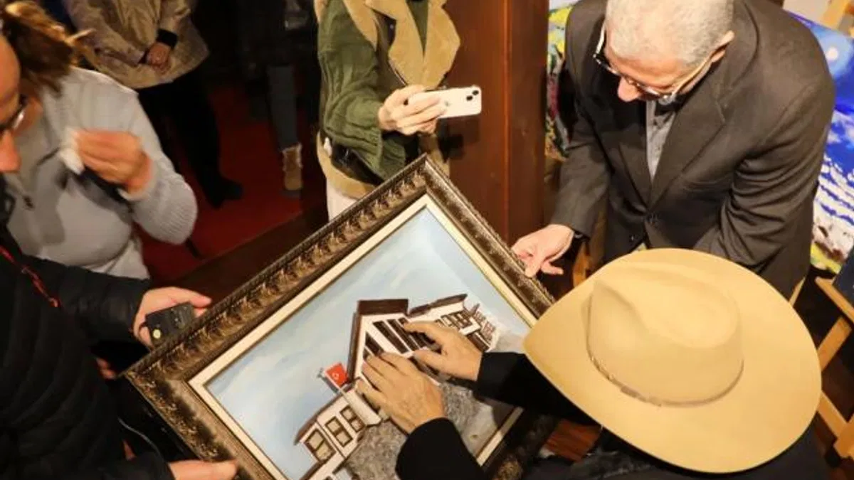 Parmaklarıyla gören ressam Mudanya’da