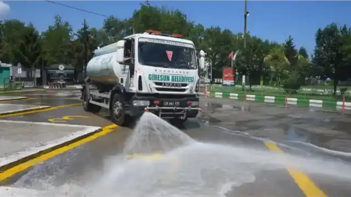 Giresun Belediyesi’nden yıkama harekatı