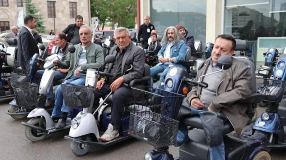 Sivas’ta engelli vatandaşlar akülü araçlarına kavuştu