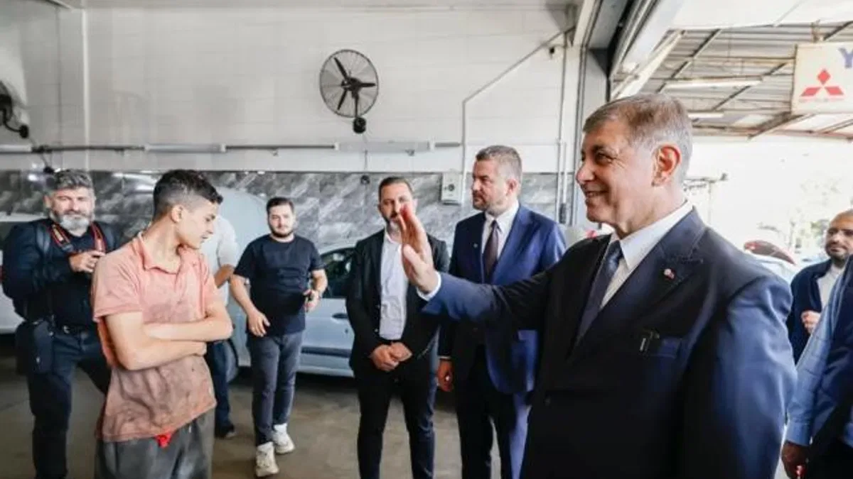 İzmir’de 6. Sanayi Sitesi esnafıne Başkan Tugay’dan ziyaret