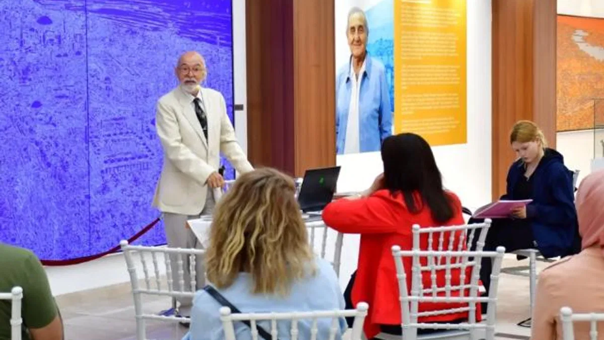 Ressam Devrim Erbil Manisa’da konuşuldu