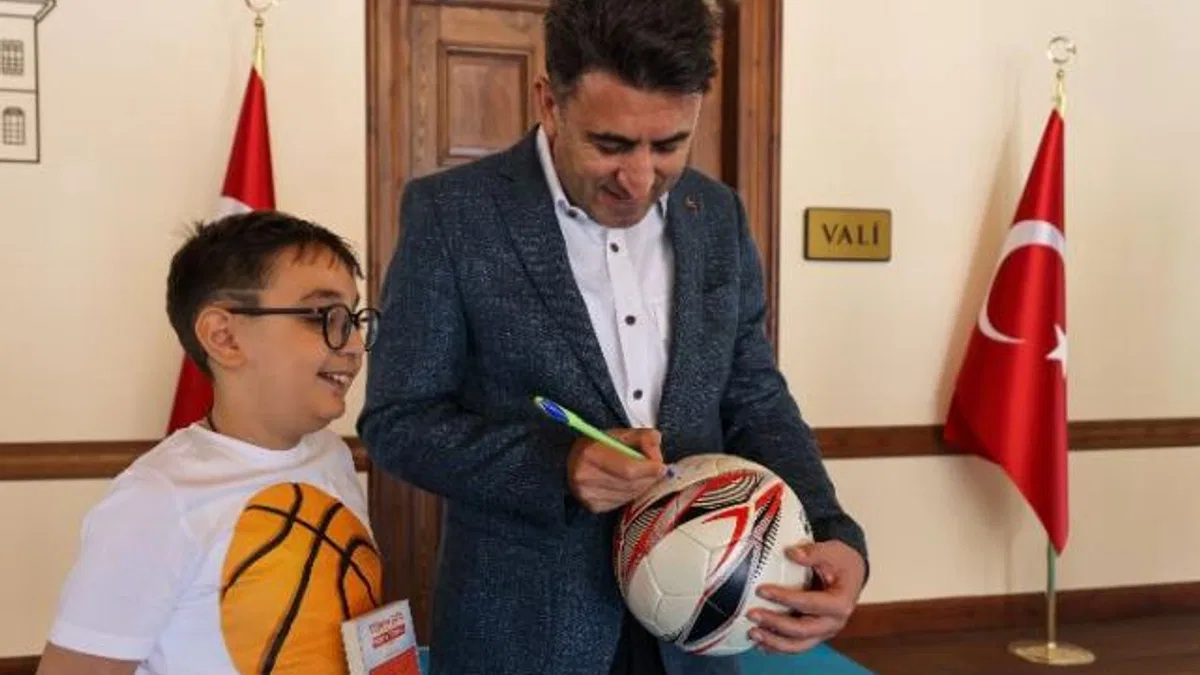 İlkokul öğrencisi 4 yılda 5 bin 10 kitap okudu