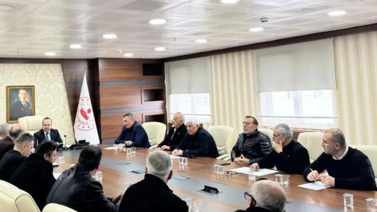 Artvin Hopa’da Köylere Hizmet Götürme Birliği toplandı
