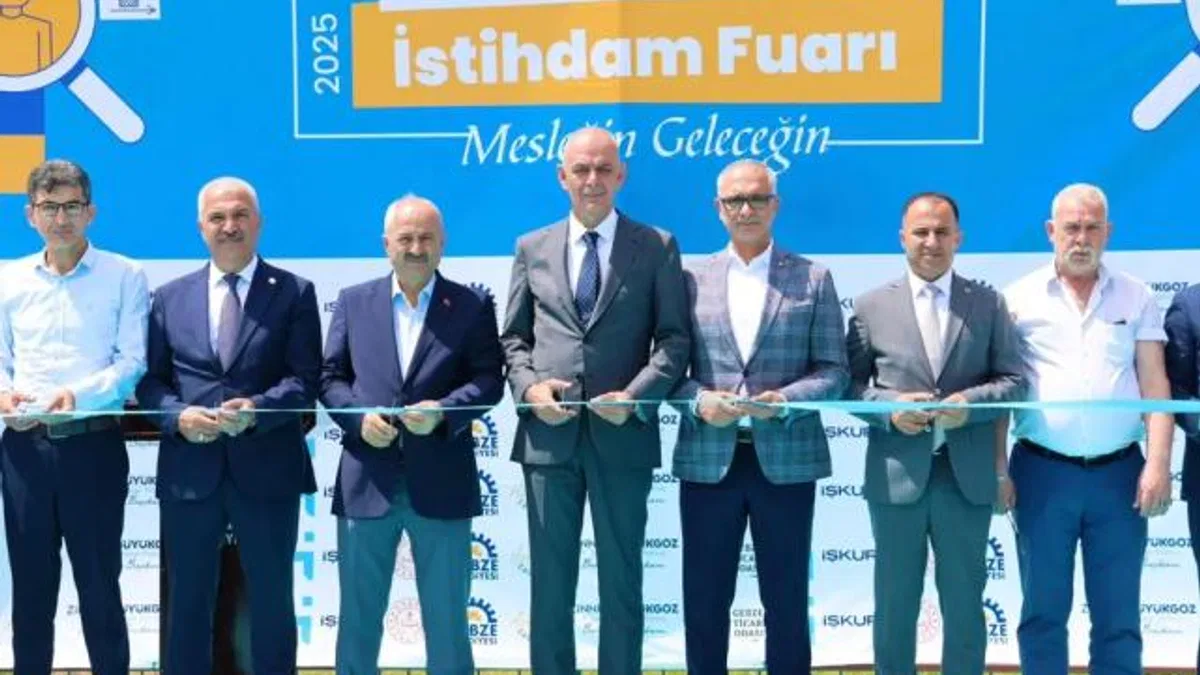 Gebze’de Mesleki Eğitim Tanıtım ve İstihdam Fuarı açıldı