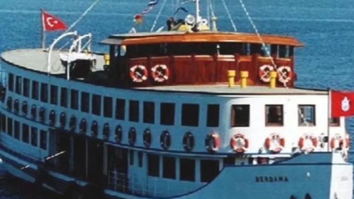Bergama Vapuru rotasını gençler için çevirdi