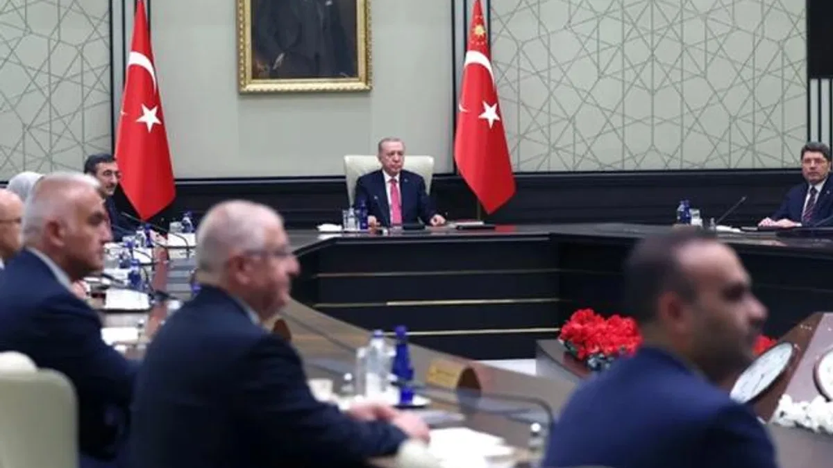 Kabine toplanıyor