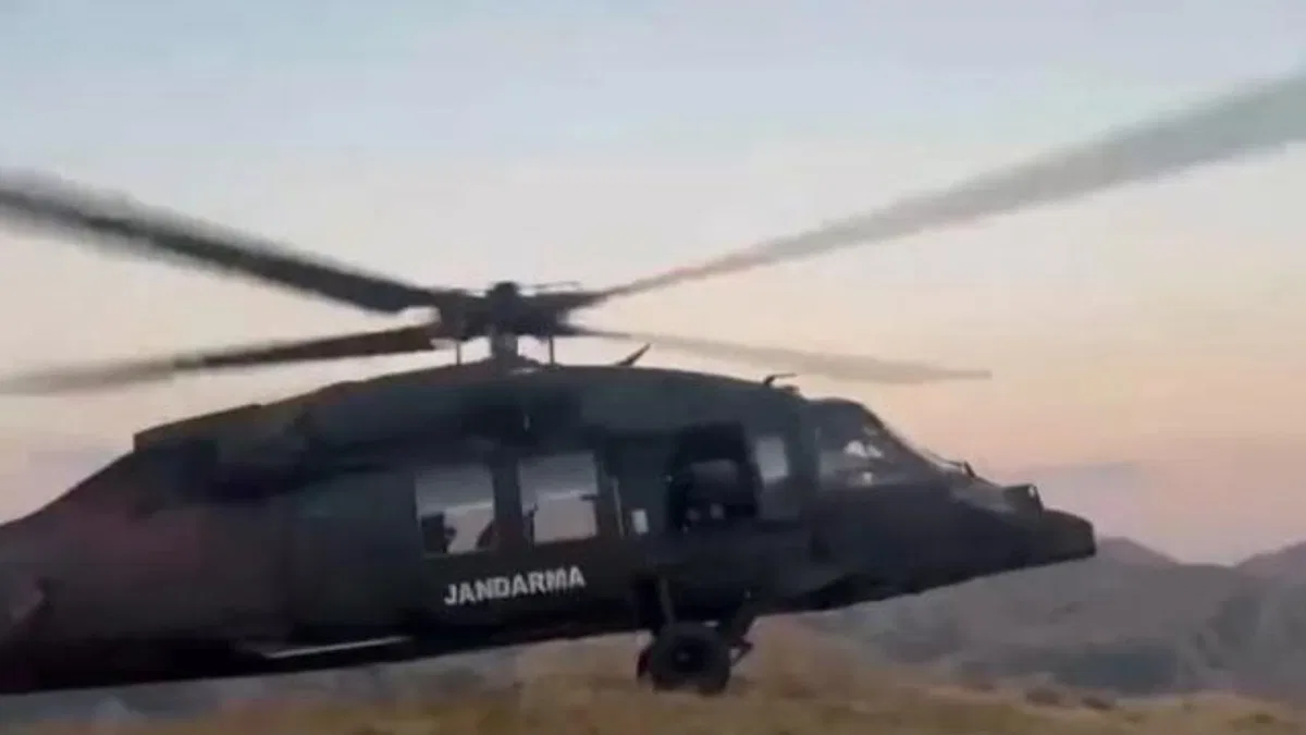 Bingöl’de kayalıklardan düşen kadını Jandarma kurtardı