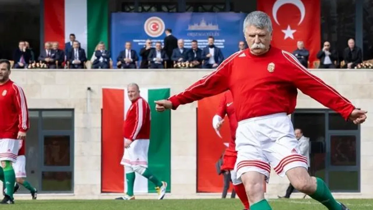 Türkiye-Macaristan Parlamenterler dostluk maçı yapıldı