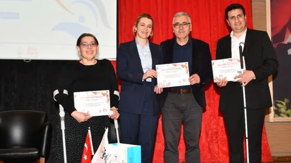 İzmir Çiğli’de “Engelsiz Yaşam Forumu” gerçekleştirildi