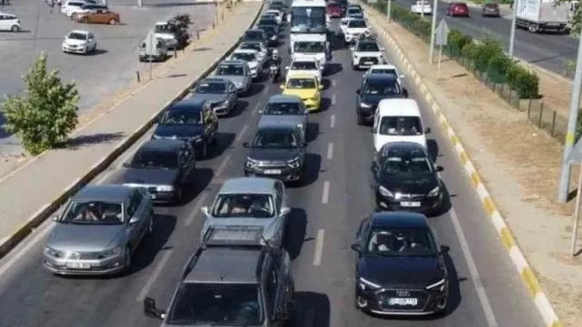 Trafikteki araçlar ‘gri’ rengi sevdi… Toplam taşıt sayısı 31 milyonu geçti