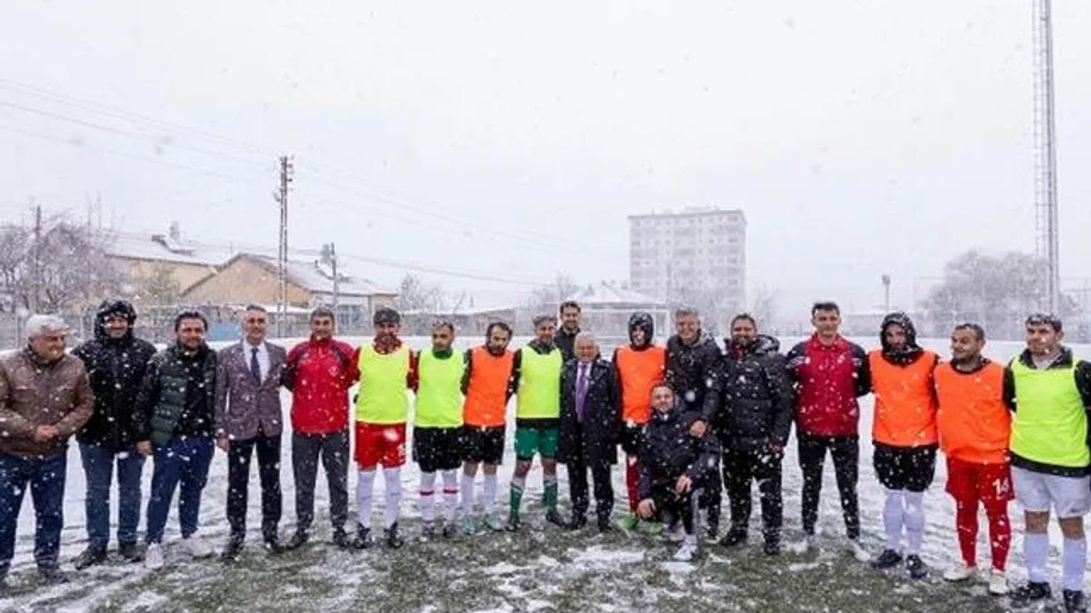 Memduh Büyükkılıç’tan görme engelli milli takıma ziyaret