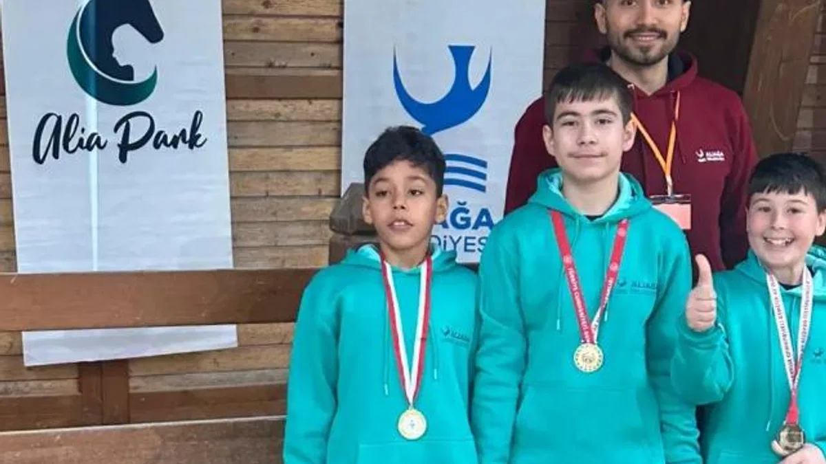 İzmir Aliağa’nın özel şampiyonlarından çifte şampiyonluk