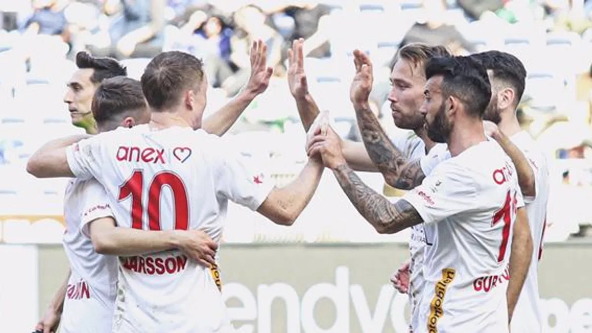Atakaş Hatayspor 2-3 Onvo Antalyaspor (Maç Sonucu) Gol düellosunda kazanan Antalyaspor!