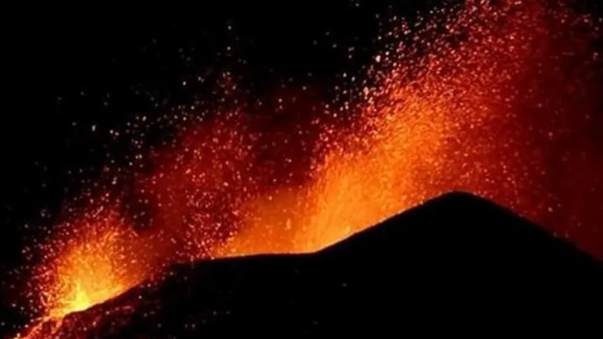Etna Yanardağı yeniden faaliyette