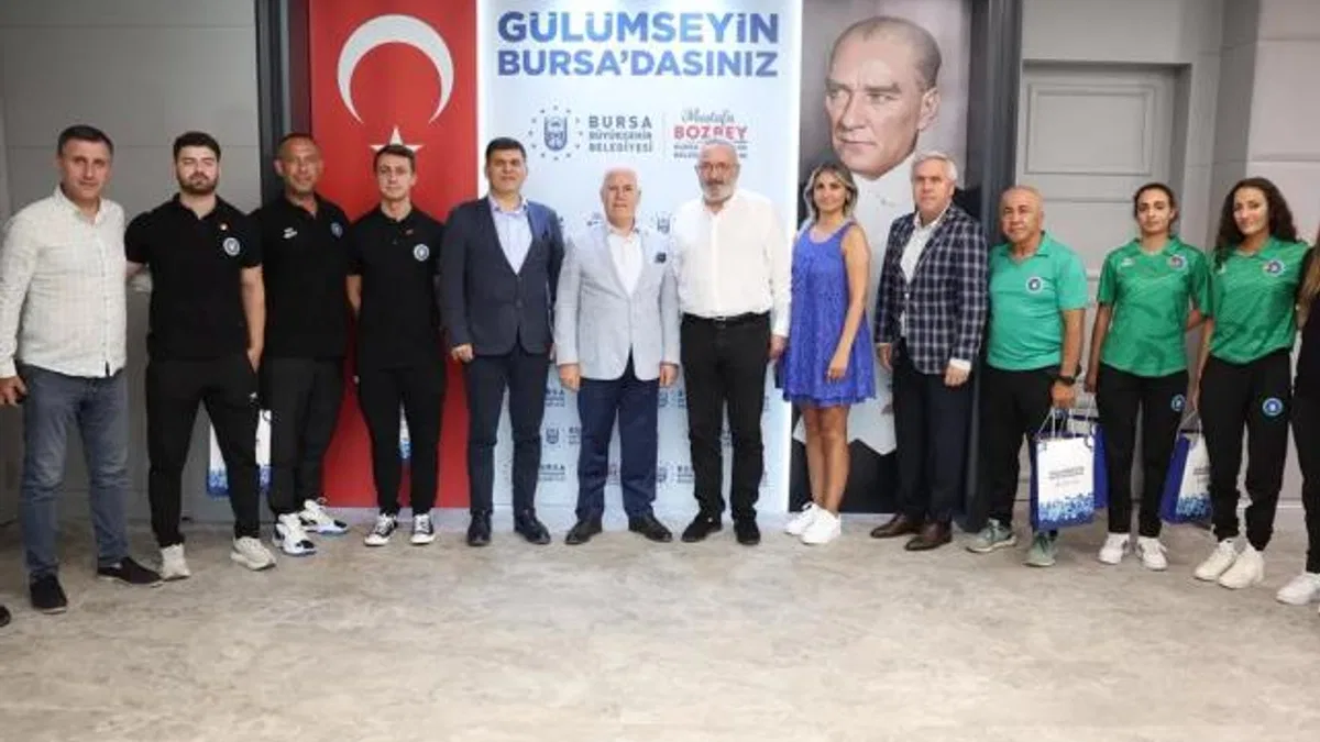 Bursa’nın gururu sporculardan Büyükşehir’e ziyaret