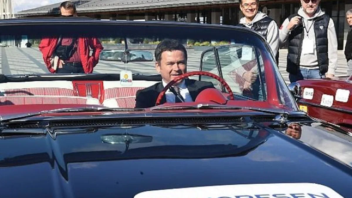 Klasik otomobiller Başkan Aydın’ın startıyla yola çıktı